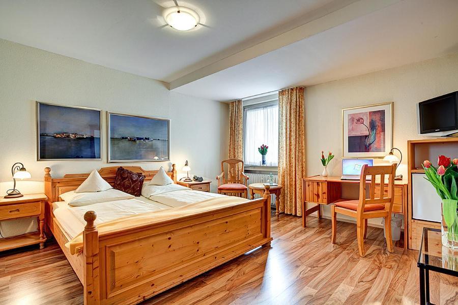Stadthotel Detmold Exterior photo